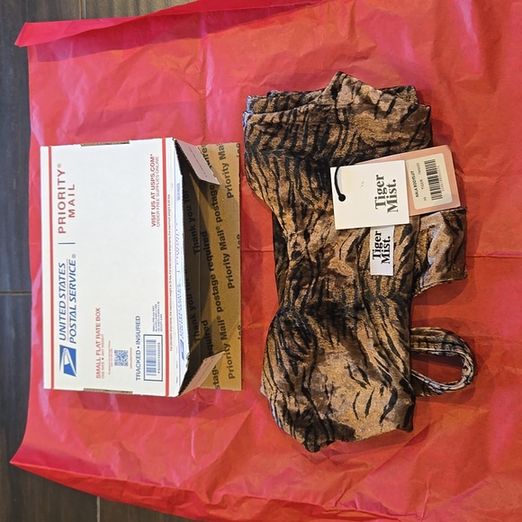 Tiger Mist Animal Print Bodysuit Sz XS NWT - Picture 7 of 8